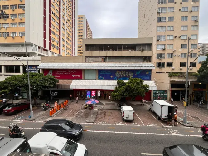 Sala pronta com 120m2 - Ruas das Laranjeiras