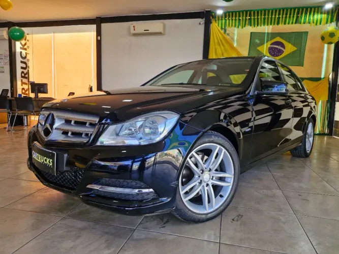Mercedes-Benz C-180 CGI Classic 1.8 16V 156cv Aut. 2012