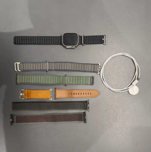 Apple Watch Ultra 1 - Titanium - Bateria 90% + 5 Pulseiras Extra!