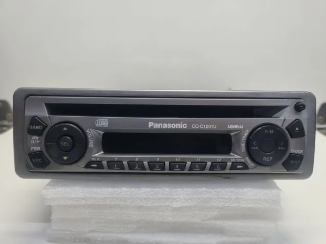 Som automotivo panasonic  com disc player