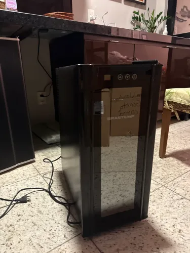 Adega Brastemp com defeito