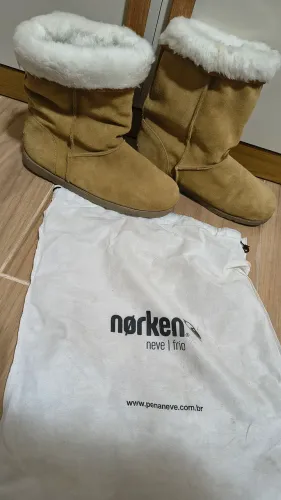 Bota para neve peluciada - Norken - lã de carneiro 