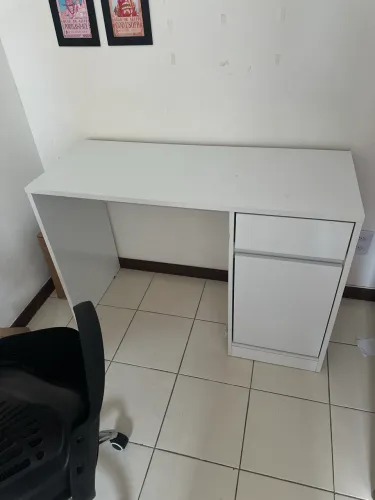 Escrivaninha/ cômoda para estudo