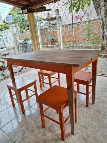 Mesa de madeira (antiga)