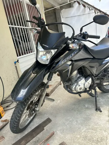 Moto muito nova, ipva quitado sem financiamento pronta pra transferir