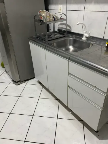 Vendo uma pia de cozinha por 600 reais 