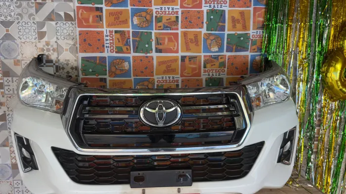 Pára-choque Hilux 2019 completo original Toyota