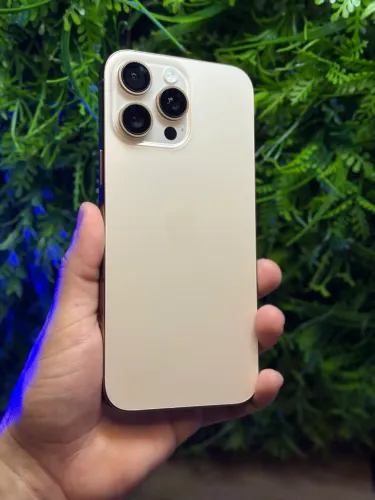 iPhone 16 Pro Max