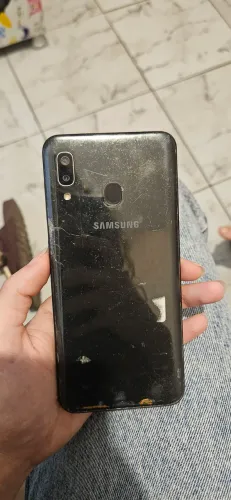 Carcaça de a 20 ( se trocar a tela ainda funciona)