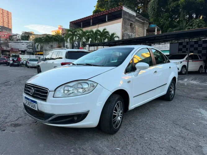 Fiat Linea Essence 1.8 Flex 16V 4P 2016