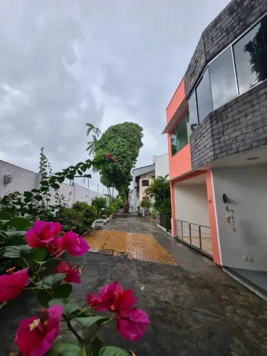 ALUGO casa em condomínio na Djalma Batista