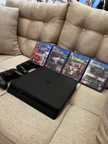 PS4 slim