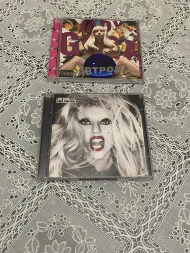 Lady Gaga Born This Way e Artpop Cd e DVD deluxe metalizado