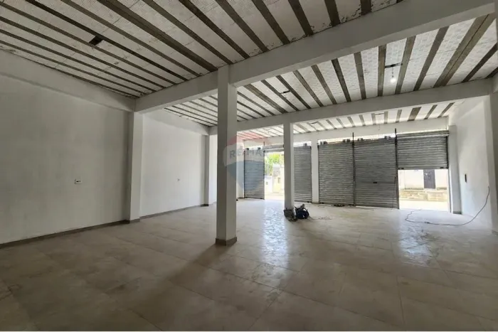 Ponto Comercial 130m² Novo na Praia Linda para Locação. Pé direito 4m