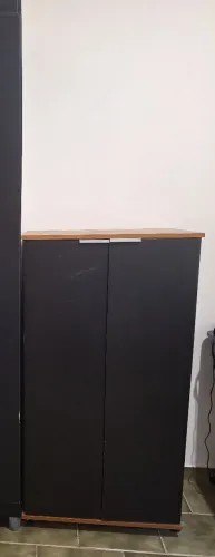 Armário com rodinhas