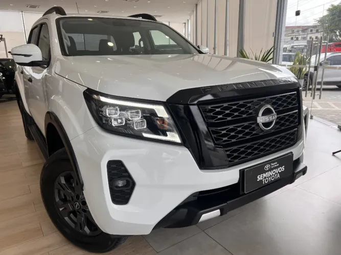 Nissan Frontier XE CD 4X4 2.3 Bi-TB Diesel Aut. 2025