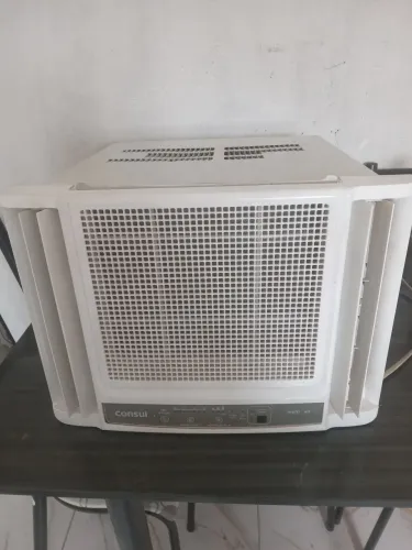 Ar-condicionado acj 7500btus em pleno funcionamento 3 meses de garantia R$ 500