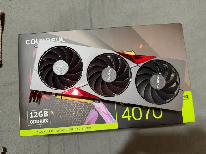 Placa de Vídeo RTX 4070 12GB Colorful