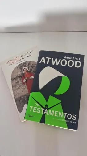 Combo the handmaid's tale (O conto da Aia + Os testamentos)
