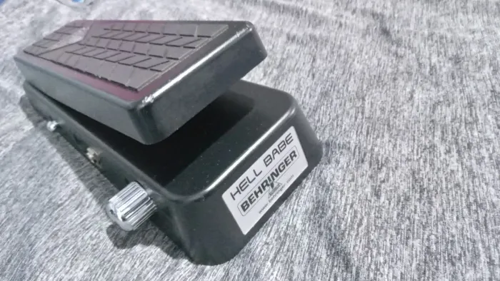 Pedal wha wha Hell baby HB01