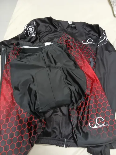 Conjunto ciclismo CICEARTH
