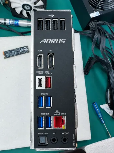 Placa-mãe B660M AORUS PRO DDR4