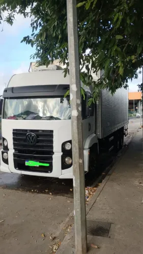 Truck baú 24250