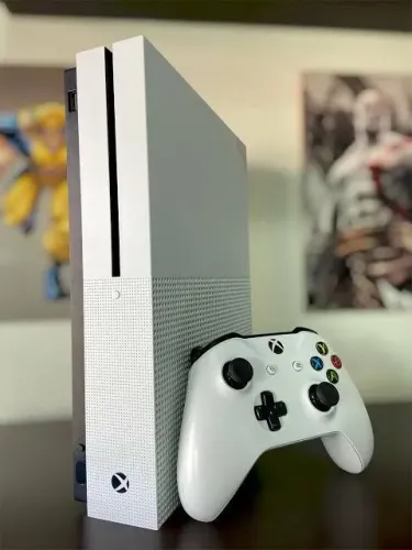 Xbox One S 1TB 2 Controle Original / Troco Em PS4 slim 1tb