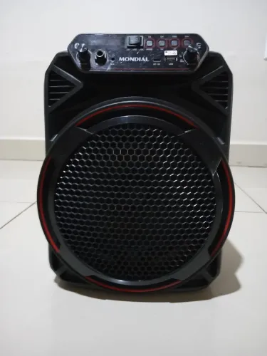 Caixa de som com Bluetooth seminova