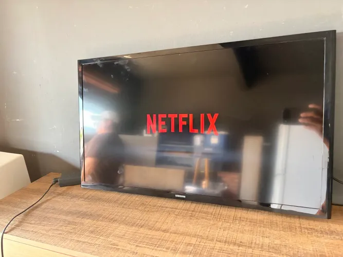 Televisão 32 polegadas smart (entrego )