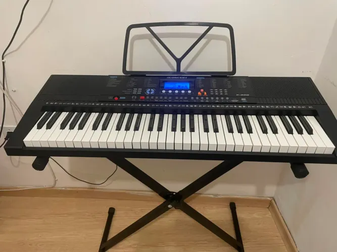 Teclado Concert C300 + Suporte | Funcionando Perfeitamente