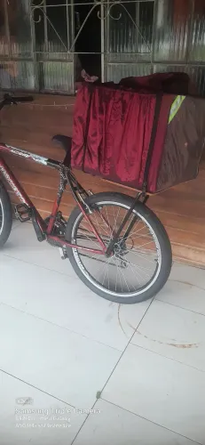 Faço entregas de bike