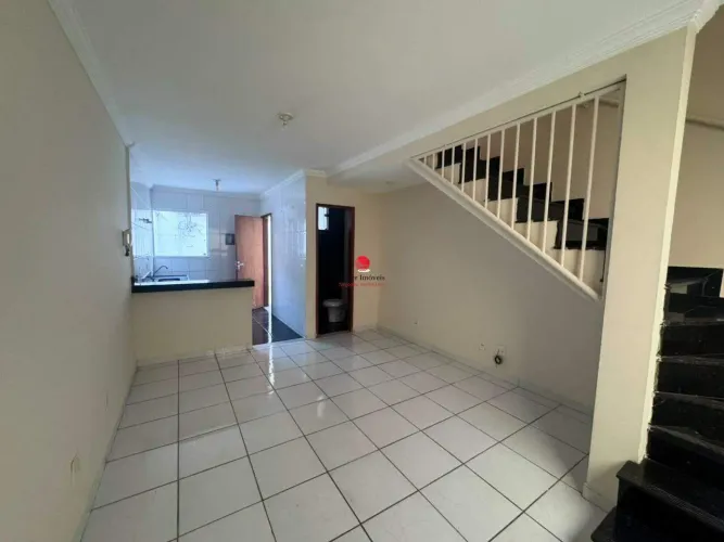 Casa geminada em condomomínio com 2 quartos para alugar no Bairro Xangri-lá
