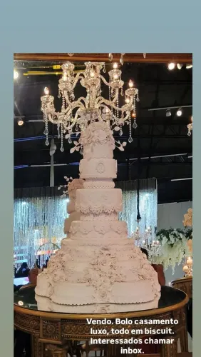 Bolo Fake Casamento em Biscuit