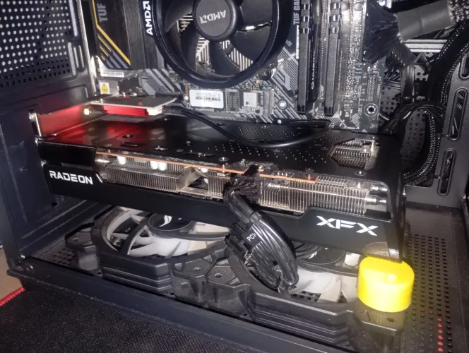 RX 7600 XFX Triple fan