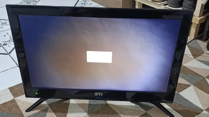 Monitor de LED STI 23,6 polegadas