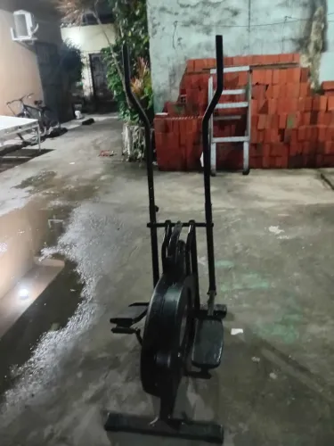 Um elíptico para vender 