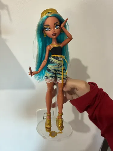 Boneca Monster High Cleo de Nile Burried Secrets