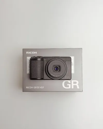 Câmera Ricoh GRIV