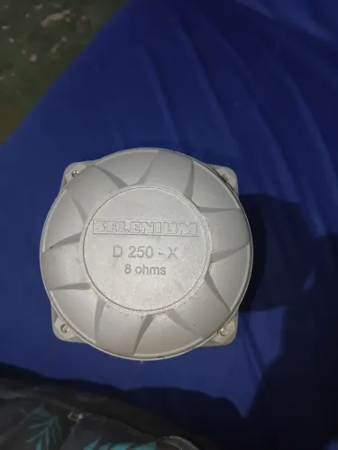 Corneta Selenium d 250-x 8 ohms tenho 5