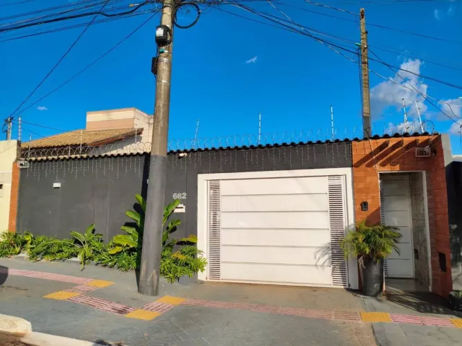 Casa com 3 quartos à Venda, Bairro Seminário - Campo Grande