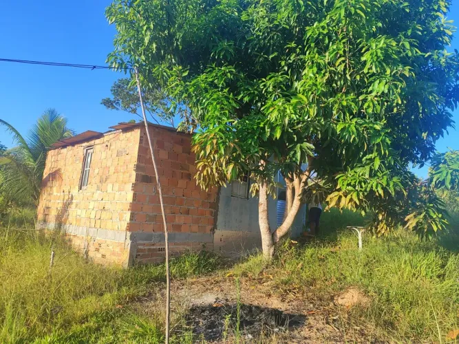 Sítio em dívisa de dias D'Ávila e mata de são João