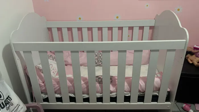 Vendo berço cama sem marcas de uso
