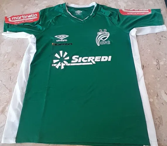 Camisa oficial da Luverdense. Umbro. GG. Temporada 2014. Em excelente estado.