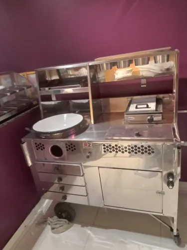 VENDO UM CARRINHO DE LANCHE DE INOX ZERO BALA