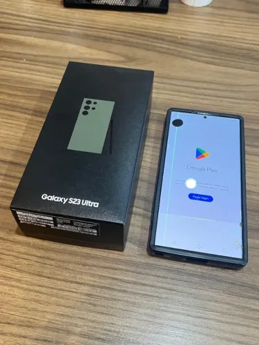 Samsung Galaxy S23 Ultra 512 GB Tela Trincada Com Caixa e Acessorios