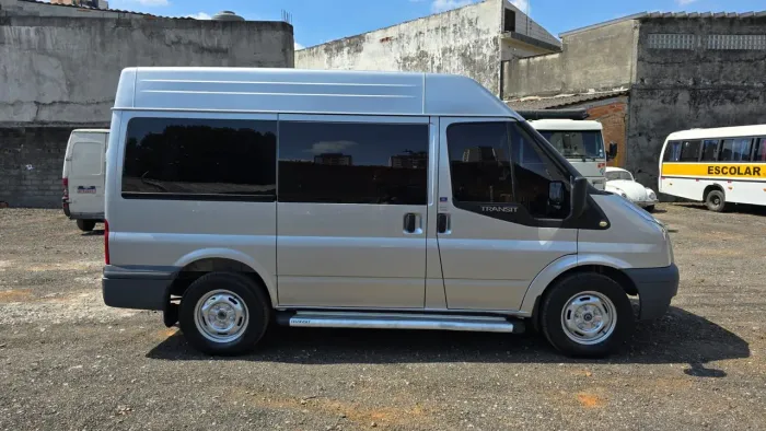 Ford Transit Furgão 3330 2.4 Tdci Curto Dies. 2011