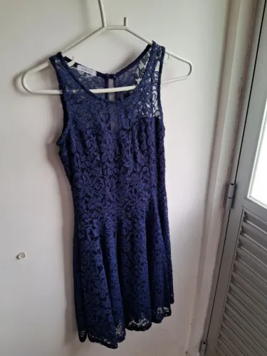 Doa-se vestido de festa