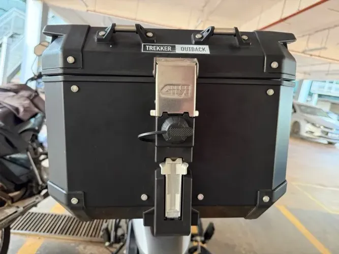 Baú GIVI Trekker Outback Alumínio Preto - 42L