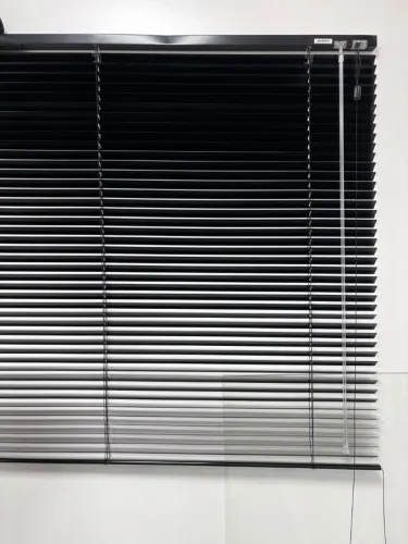 CORTINA PERSIANA DE ALUMÍNIO PRETA 177,0 cm x 97,0 cm